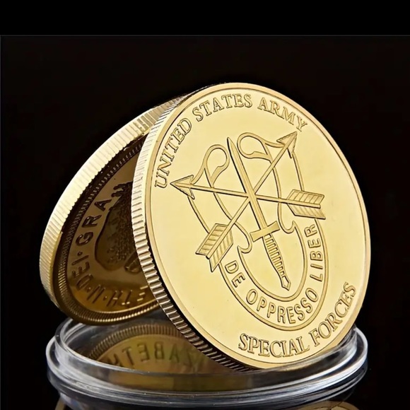 Special Forces Challenge Coin "De Oppresso Liber" Gold Tone - Picture 3 of 3